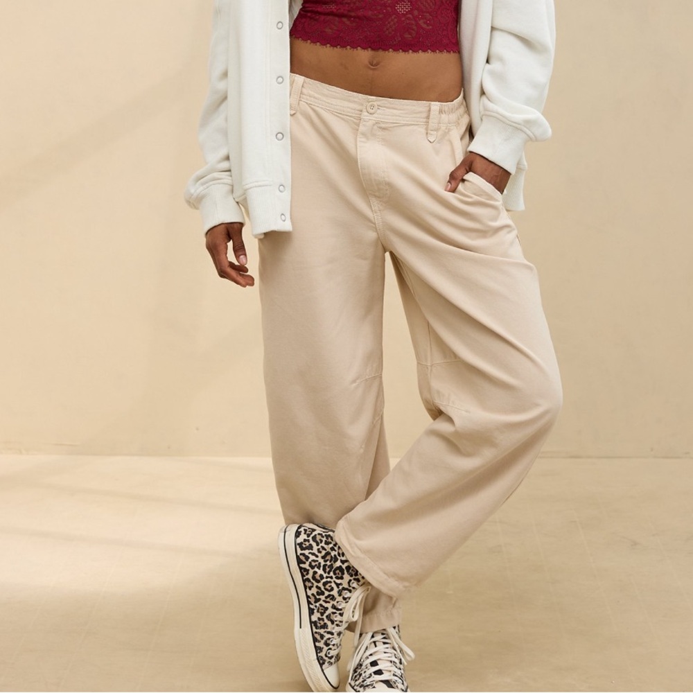 Aerie Barrel Leg Pants Chinos Size Small Cake Batter Cream - Picture 3 of 12